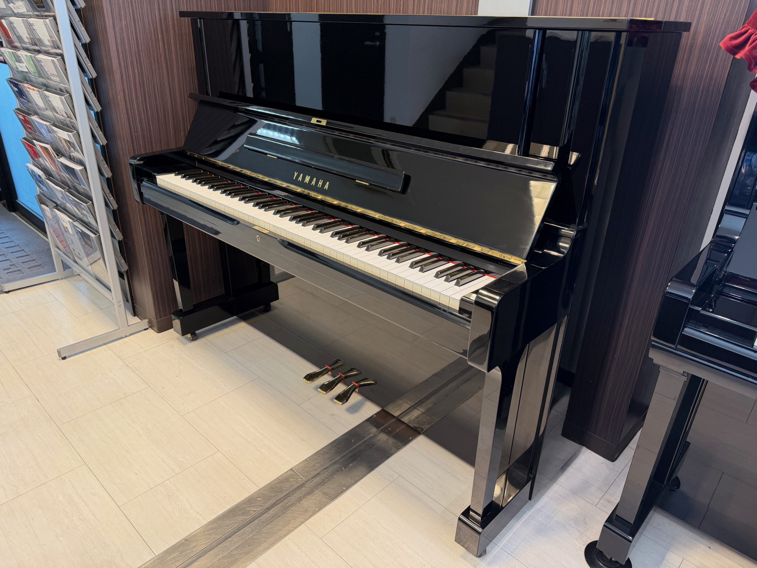 中古アップライトピアノ　YUS